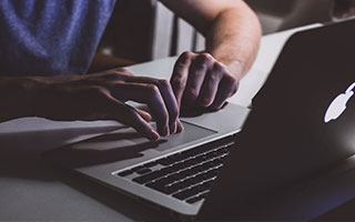 开云APP-FNC横扫HKA，Deft打出惊人五杀半决赛2:1