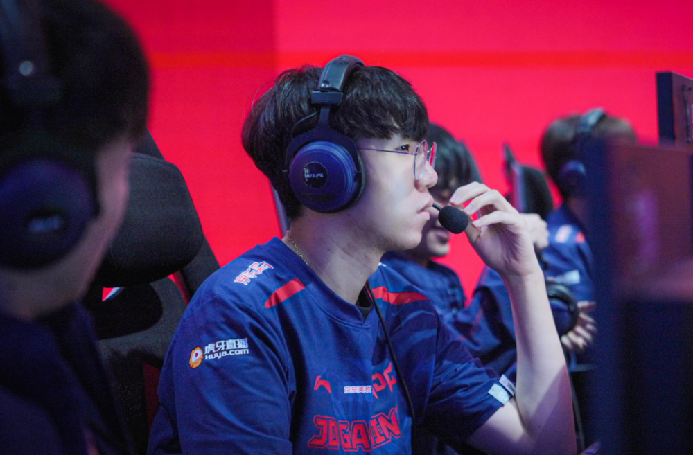 开云体育中国-TSM碾压IG，Ruler完成史诗逆转顶尖较量八强赛，技惊四座